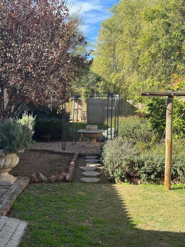 8 Bedroom Property for Sale in Oudtshoorn Western Cape